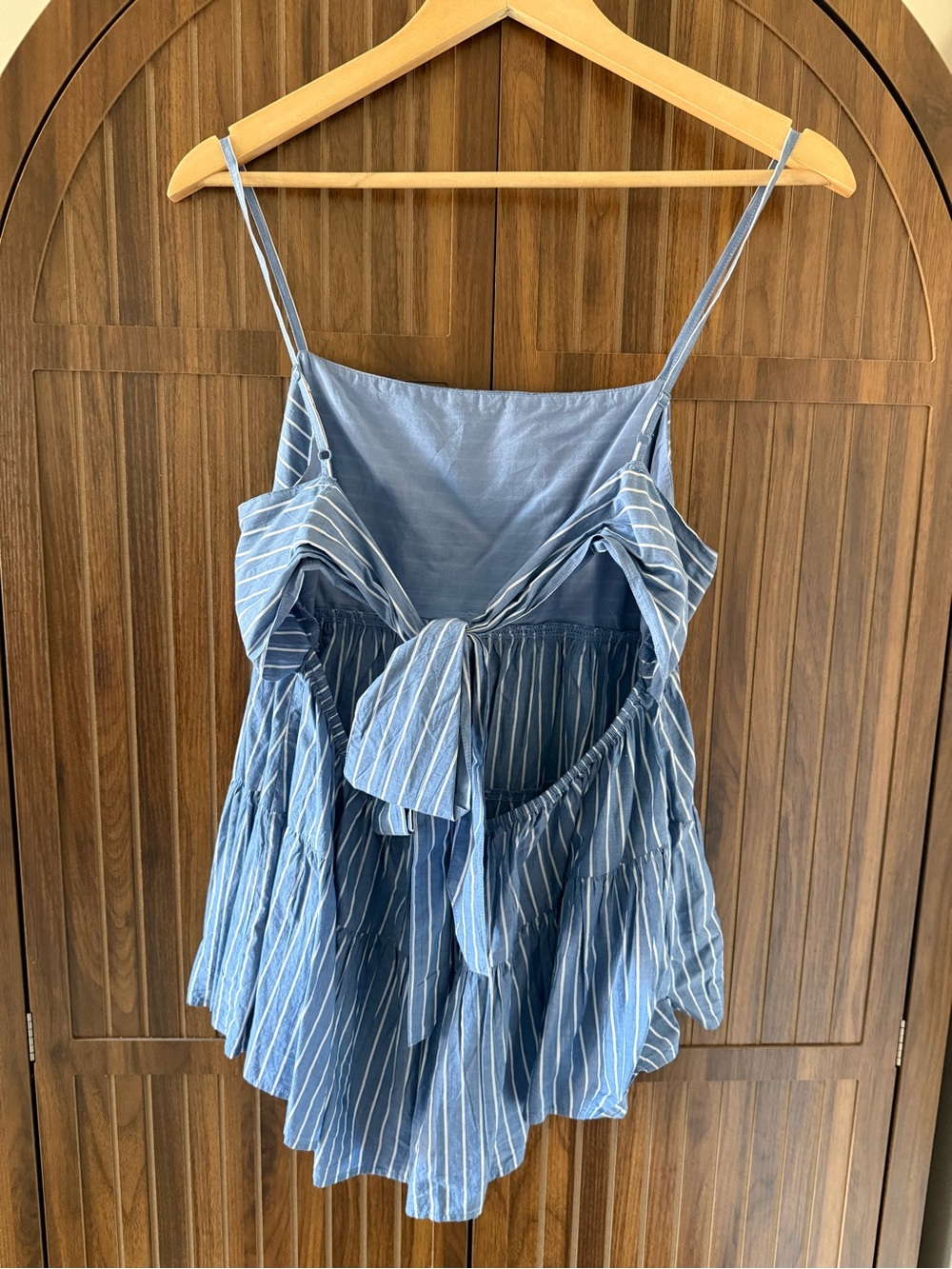 American Eagle Outfitters Blue and White Striped Tie Back Tiered Top - Picture 2 of 4